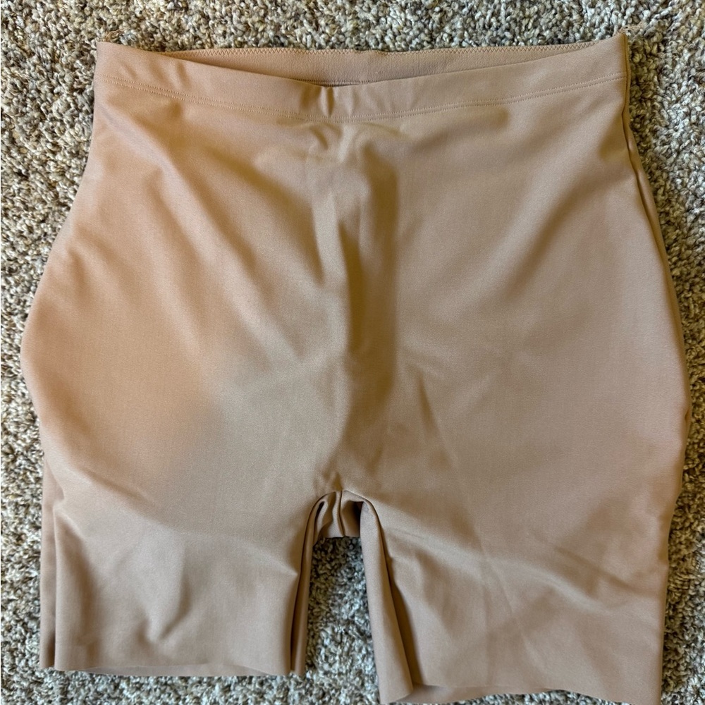 SKIMS Cream Shapewear Butt Lifting Short